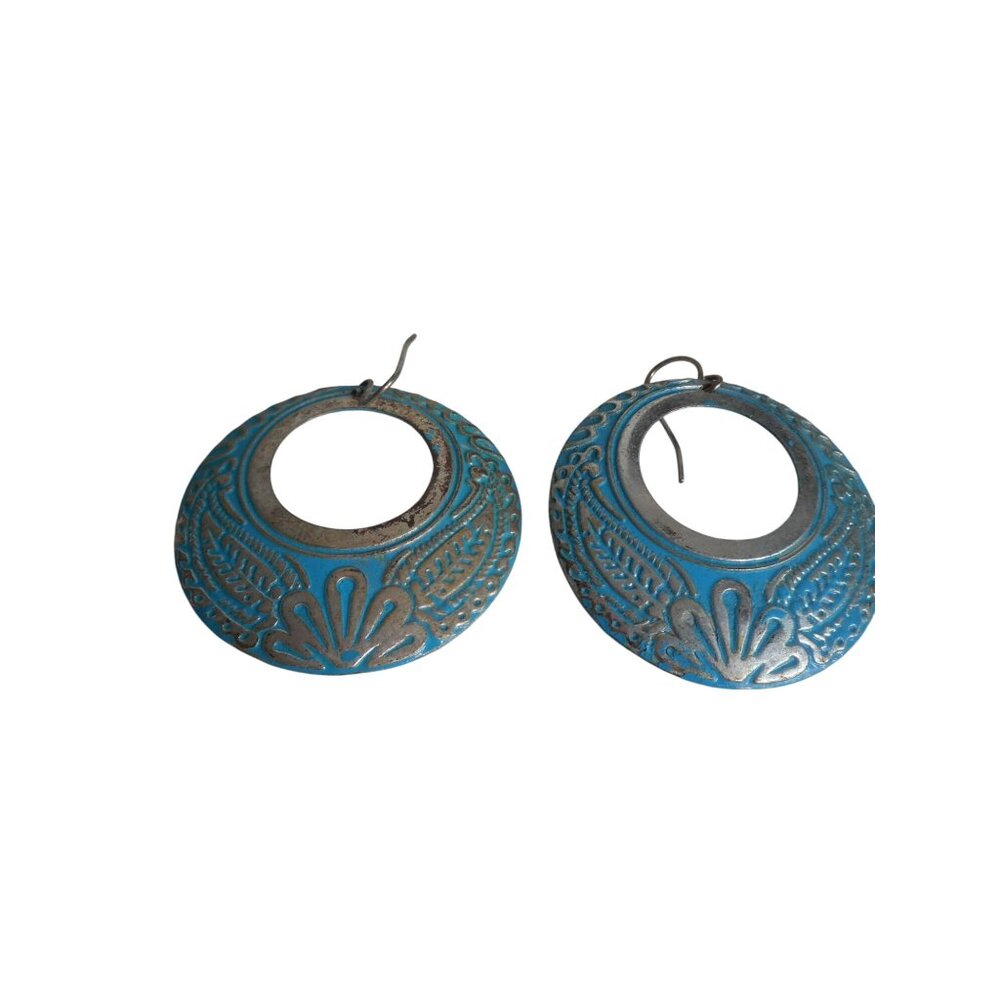 Costume dangle Earrings blue on embossed silver metal